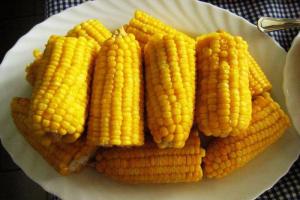 Kan een zogende moeder gekookte maïs eten?