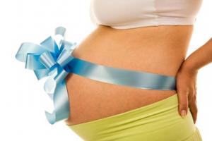 Co oznacza ciemny pasek na brzuchu podczas ciąży?